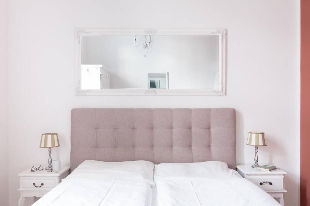 Sc 05 By Rockchair Apartments L Superhost Status L 2 Bedrooms Boxspringbeds Balcony Elevator - Cozy Family & Business Flair Welcomes You! ベルリン エクステリア 写真