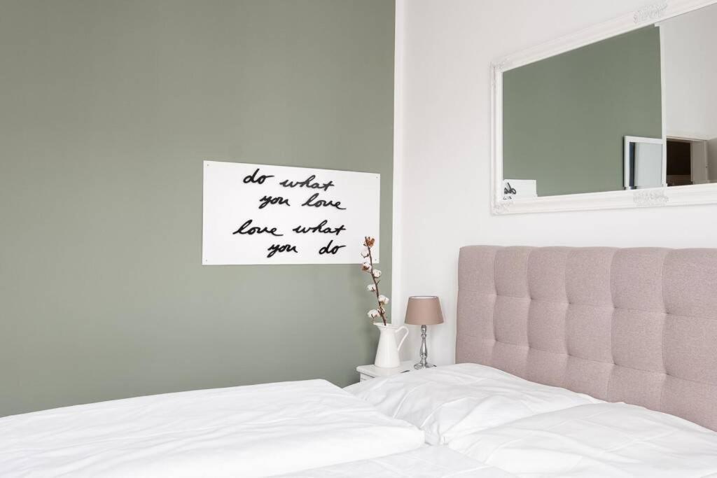 Sc 05 By Rockchair Apartments L Superhost Status L 2 Bedrooms Boxspringbeds Balcony Elevator - Cozy Family & Business Flair Welcomes You! ベルリン エクステリア 写真